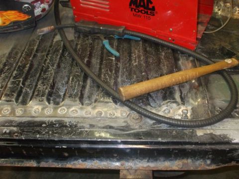 1995 Ford Bronco - rear floor welded back to the rear support