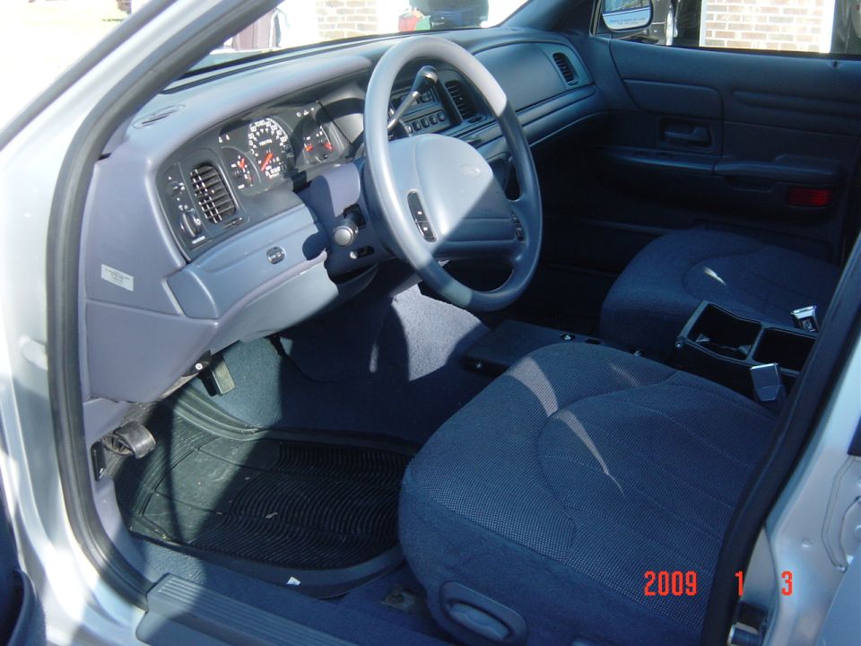2000 Ford Crown Victoria