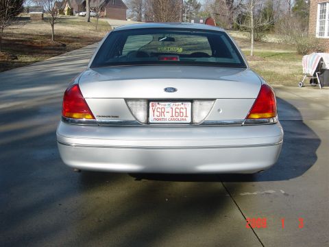 2000 Ford Crown Victoria photo