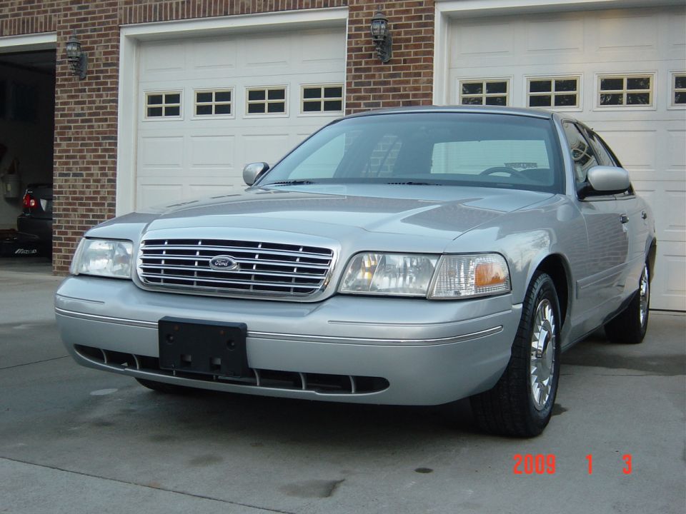 2000 Ford Crown Victoria