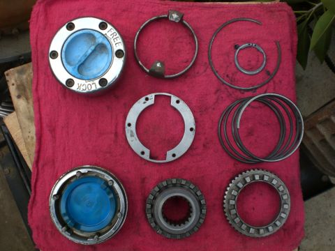 1990 Ford Bronco - Late 70's early 80's spicer 1/2 ton manual hubs. All steel internals and stiff springs.