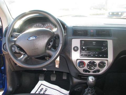 2006 Ford Focus photo