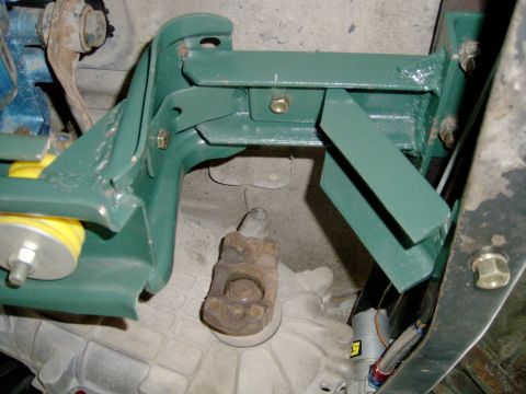 1984 Ford Bronco - notched tranny crossmember for front driveshaft
