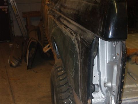 1995 Ford Bronco - passenger side had small valley in the horizontal cut to the rear, not to bad I think I can get it out