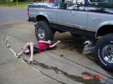 1989 Ford Bronco - Got the boy to pressure wash the truck