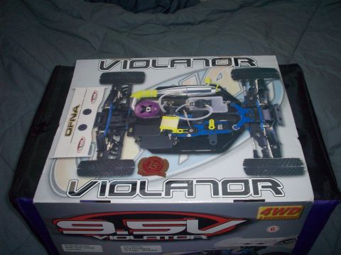 2006 Ford F-150 - A radio-controlled car is displayed on its branded box, which features 'Violator' and '9.5V' text.