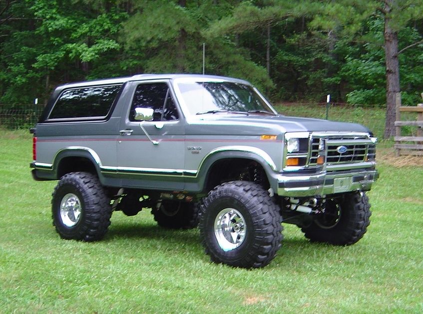 1986 Ford Bronco “The Mall-Crawler”