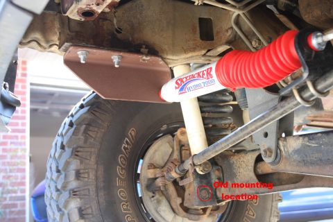 1996 Ford Bronco - I custom fabricated a bracket to relocate the steering stabilizer