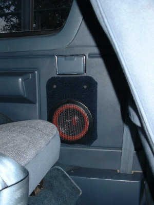 1991 Ford Bronco - Aftermarket speaker installed in the interior panel of a 1991 Ford Bronco.