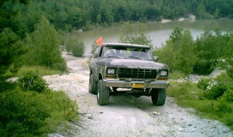 1988 Ford Bronco - drexelsteve making it up from the lake