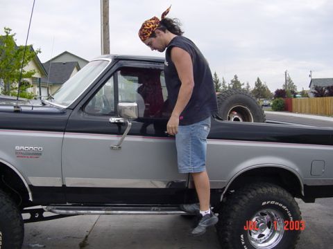 1989 Ford Bronco - Giving it the Crazed bounce test