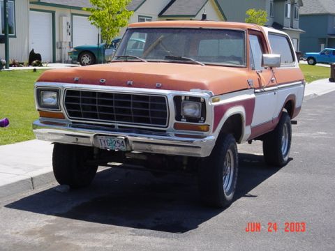 1989 Ford Bronco - You know you are at davids when you see this bronco