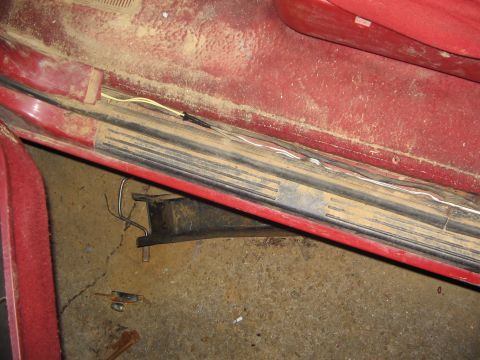 1991 Ford Bronco - connections to window motor joined in door sill, used rockford fosgate wiring because it bends easily & I had a lot of it.