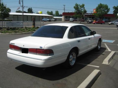 1997 Ford Crown Victoria photo