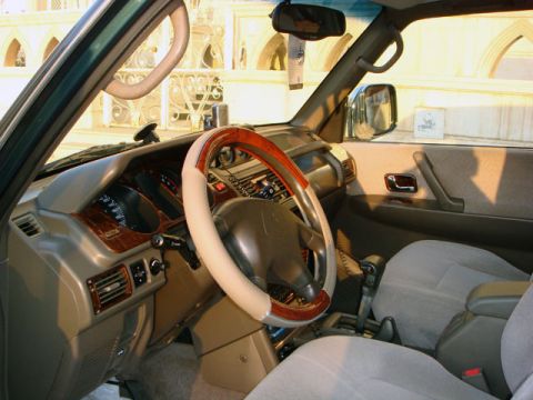 2000 Mitsubishi Montero “P”