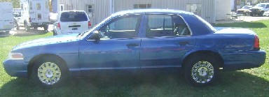 2003 Ford Crown Victoria photo