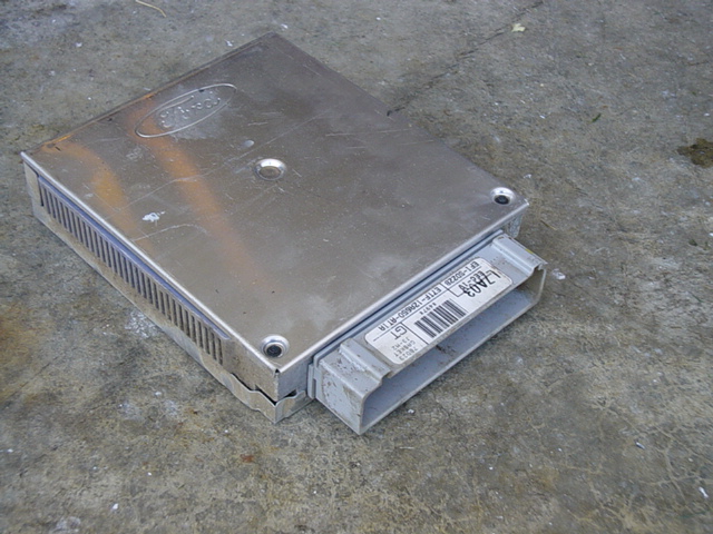 302 EFI EEC - IV, came with the 87 bronco, ran fine no known problems 25$ obo