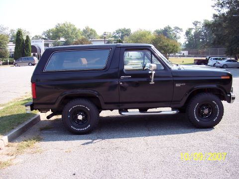1986 Ford Bronco - After the new rims and tires