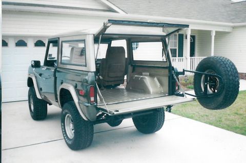 1975 Ford Bronco - The colors are 2000 Eddie Bauer Expedition Estate Green & Light Prarie Tan. Bedwall panels and rear seat are waiting. Eventually, all the R…