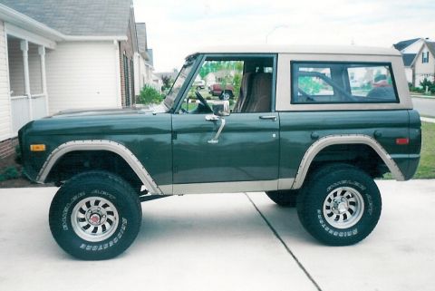 1975 Ford Bronco - That's it until Frank can find enough spare cash to build a dash, bumpers, door panels, and a few other odds & ends. The colors are 2000 Ed…