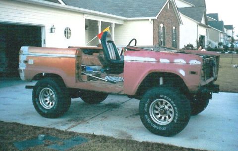 1975 Ford Bronco - How 'bout those tires?