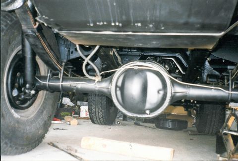 1975 Ford Bronco - After rebuilding the axle (except the 3rd member, which looked OK), we found a pinhole leak in the weld around the back cover. Note the dra…