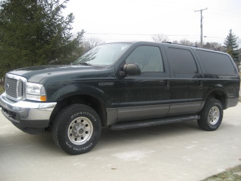 2003 Ford Excursion photo