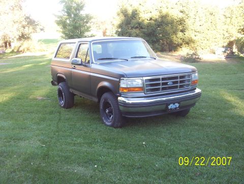 1985 Ford Bronco - This Ford Bronco is parked on a grassy lawn with trees in the background. The date 09/22/2007 is visible in the lower right corner.