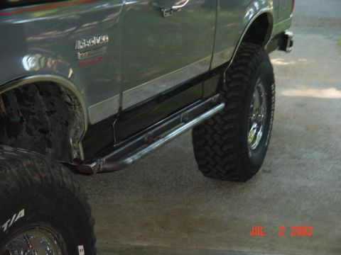 1989 Ford Bronco - I need to pull this off and paint it