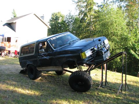 1991 Ford Bronco - This 1991 Ford Bronco is positioned on an RTI ramp, demonstrating its suspension articulation.