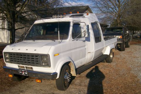 1982 Ford E-350 Econoline “Vanchero”