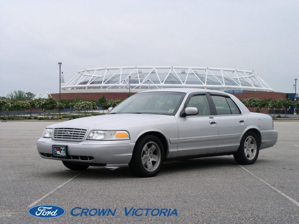 2001 Ford Crown Victoria