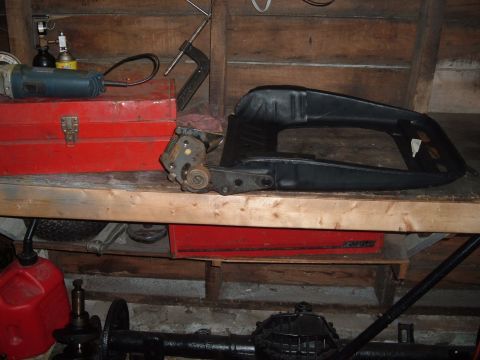 1990 Ford Ranger - adjuster bracket