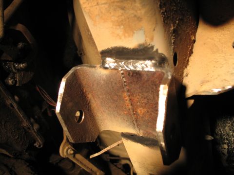 1985 Ford Bronco - overhead weld for shackle hanger