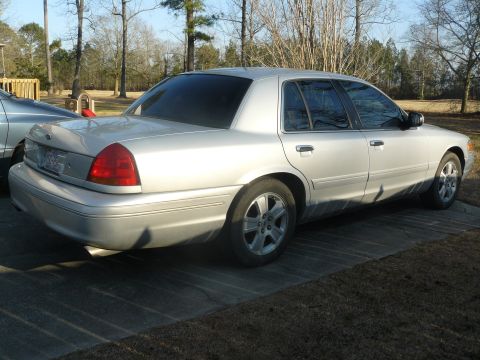 2003 Ford Crown Victoria