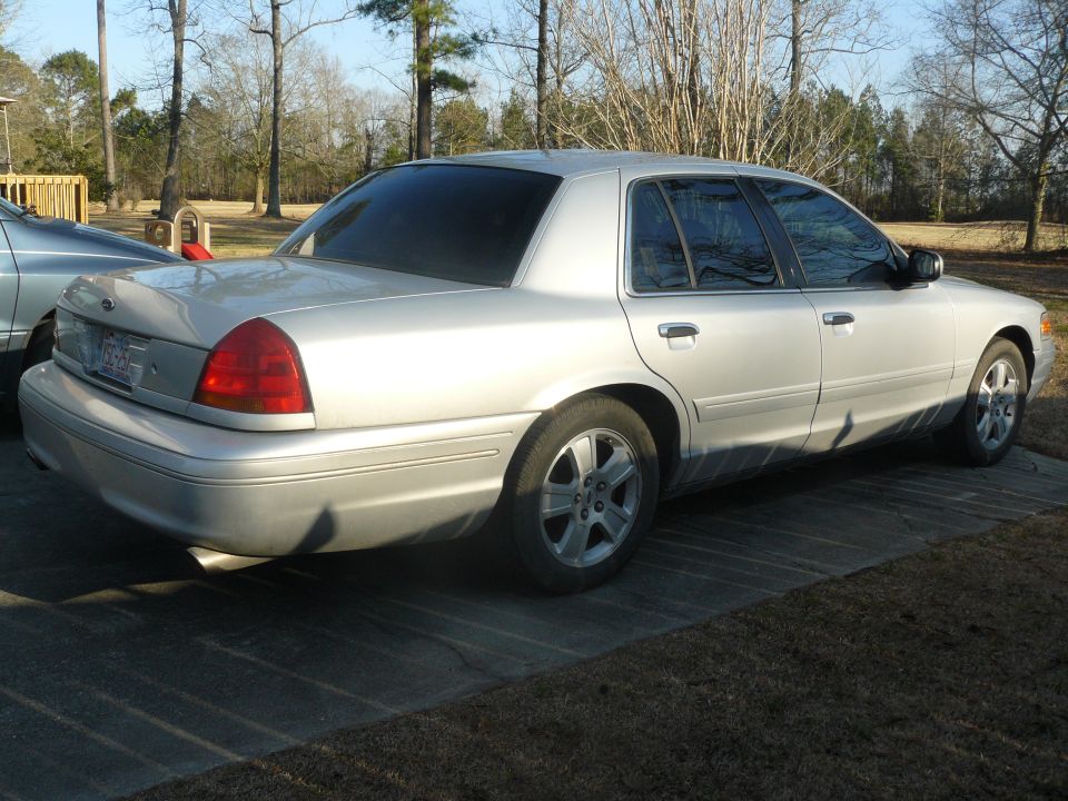 2003 Ford Crown Victoria