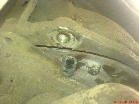 1992 Ford Crown Victoria - the drain bolt position