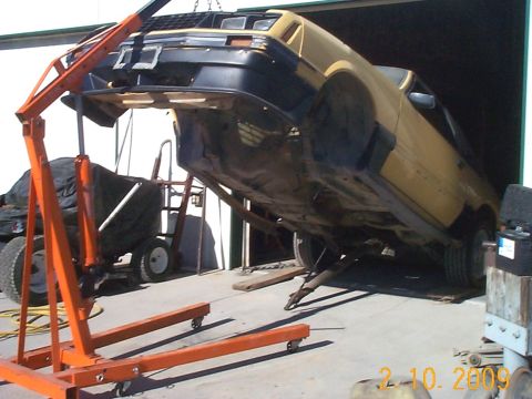 1982 Ford Mustang - OH lift up car to wash the under side