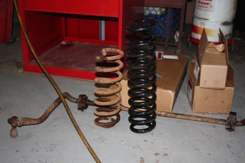 1986 Ford Bronco - Rough Country 6 inch lift spring next to stock spring