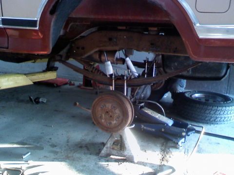 1986 Ford Bronco - rear suspension done. had to remove the rear sway bar since there was no way to swing it up and connect it to the stock holes. I will figur…