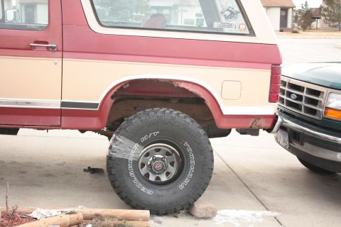 1986 Ford Bronco - clearer view of tire mocked up