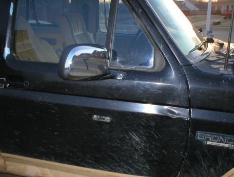 1983 Ford Bronco - I just put the old screws back into the lower holes until I decide what to do with them. The new screws are T25 oval head M6x1.00x25mm. UPD…
