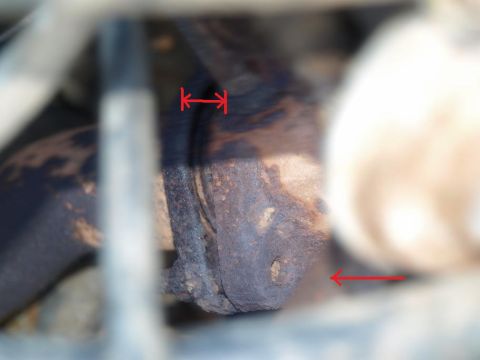 1986 Ford Bronco - Exhaust manifold into pipe to cat. That headless bolt and gap can't be good...