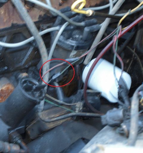 1986 Ford Bronco - Is this some sort of filter?