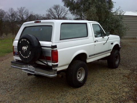 1995 Ford Bronco - The view Blazers see as I pass them on the trail :)