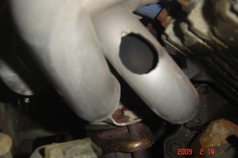 1990 Ford Bronco - EGR pipe just came off.