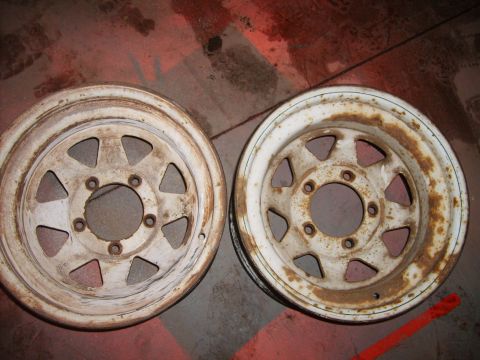 1989 Ford Bronco - new rock wheels