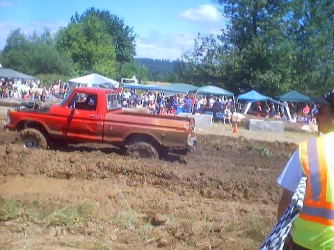 1976 Ford F-100 - Trying to figure out why I couldn't leave the line. Shift into 4WD dumb ass!!
