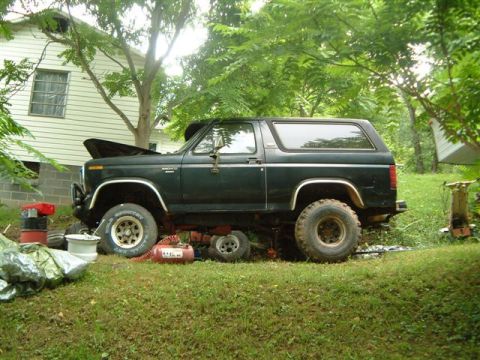 1982 Ford Bronco - I had to put 2 swampers on the back cuz the 31's were flat.