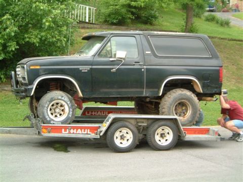 1982 Ford Bronco - Now thats redneck. Love the little tire on the the front look.